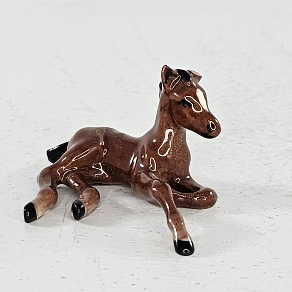 Hagen Renaker Foal Horse Lying Down Bay Miniature Figurine Brown *AS IS*